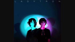 Vignette de la vidéo "Ladytron - Little Black Angel (Death in June Cover)"