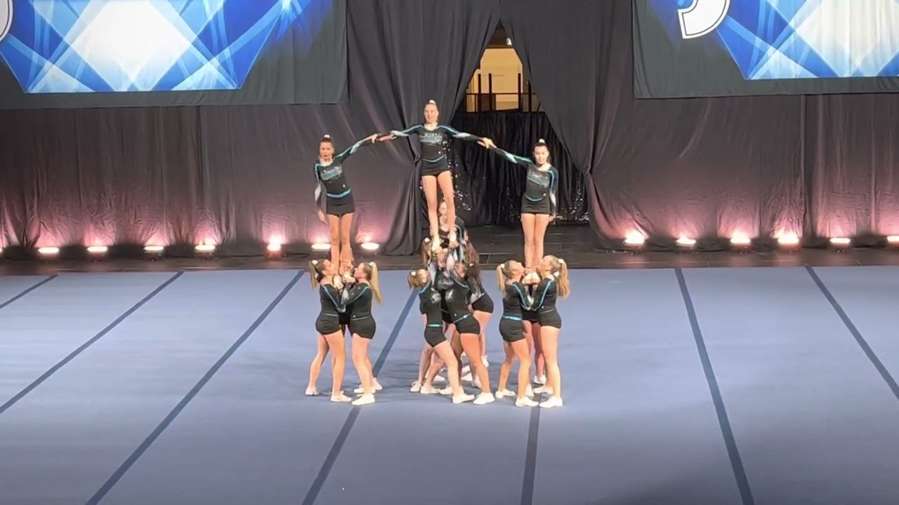 Jamfest 2023 - Senior White - Twisters Cheer (Senior lvl 1) Jamfest Guld