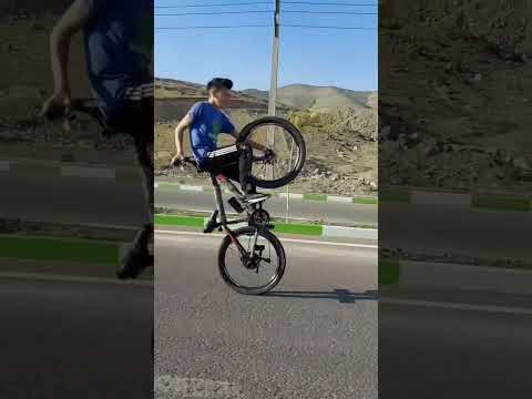 تکچرخ با دوچرخه