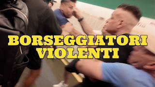 Aggredito a Metro Spagna: ecco come la banda blocca chi filma.