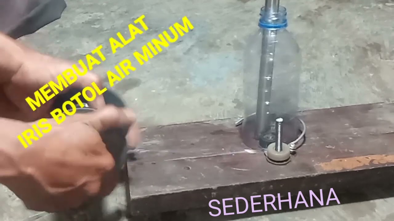 Alat potong plastik botol minuman