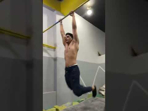 عامل نفسي مش داري