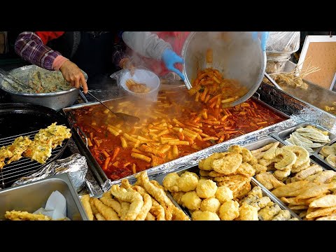 スパイシーな餅トッポッキ  韓国の屋台の食べ物