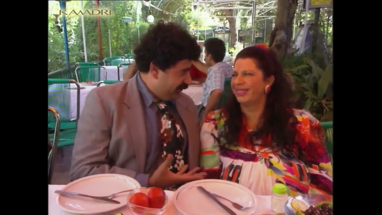 حكايا ابو الهنا : الولد عم يرفس ببطني ! اي يرفس ليشبع ما رح اترك الغدا لو طقت مية الراس عالطاولة 😆🤣