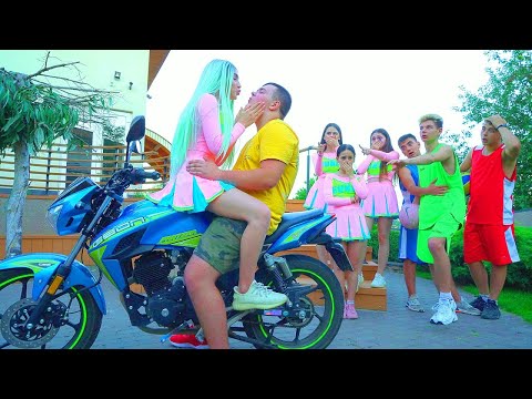 დიანას და კოსტიას პირველი კოცნა ბანაკში 💋 როგორი რეაქცია ჰქონდა კალათბურთელს?