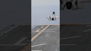 Взлет с палубы истребителя F-35B Lightning II #shorts