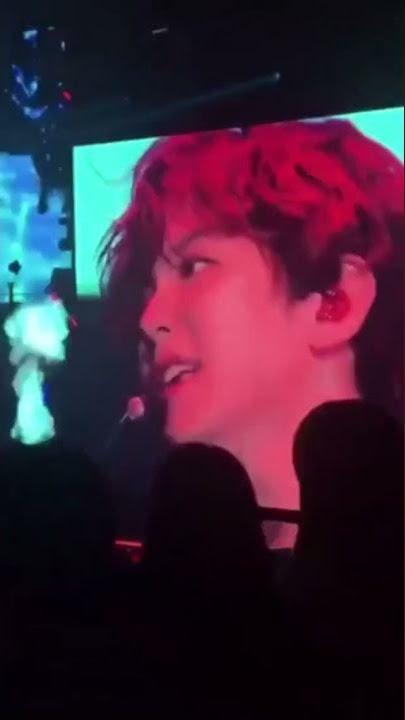 [EXO] Cameramen zooming into baekhyun's crotch