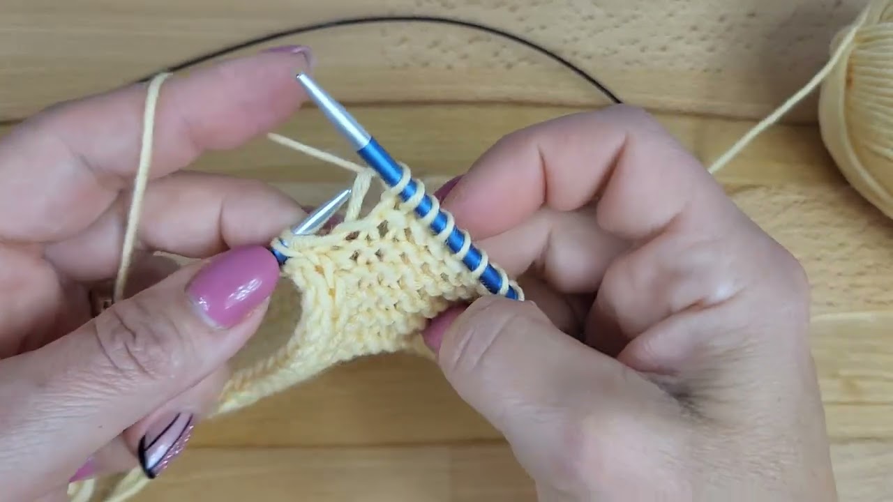 Wykończenie boczne brzegu robótki techniką i-cord