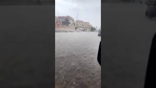 أمطار غزيرة حي شهار الطايف يوم الجمعة ٨ / ١١ / ١٤٤٢ هـ  ⁩..