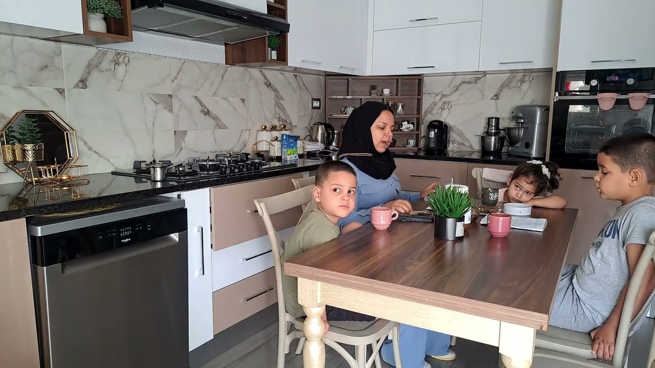 اليوم نجم نقول الصيف جاء و ريحتو باينة😑حضرت ملازمي الكل اليوم .ملاوي بالخضرة