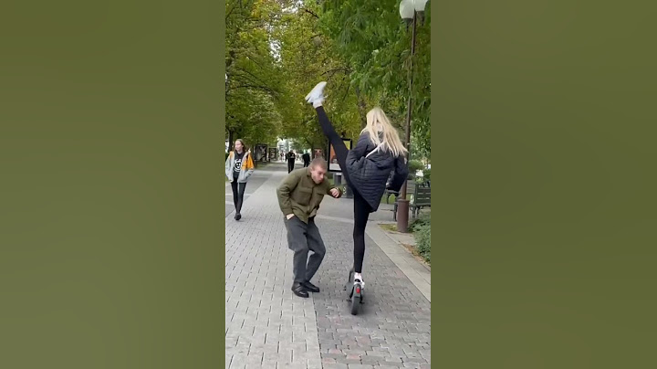 Bacağını kaldırınca pıırrrttt 🤣🤣🤣🤣Adamın ağzına doğru