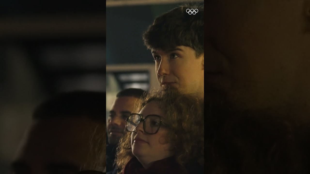 🥹🔥 One last look at the Olympic Cauldron at Arco della Pace.