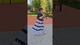 Летний костюм, блузка юбка-колокол #мода #модныепоказы #стиль #мода #модныепоказы #стиль