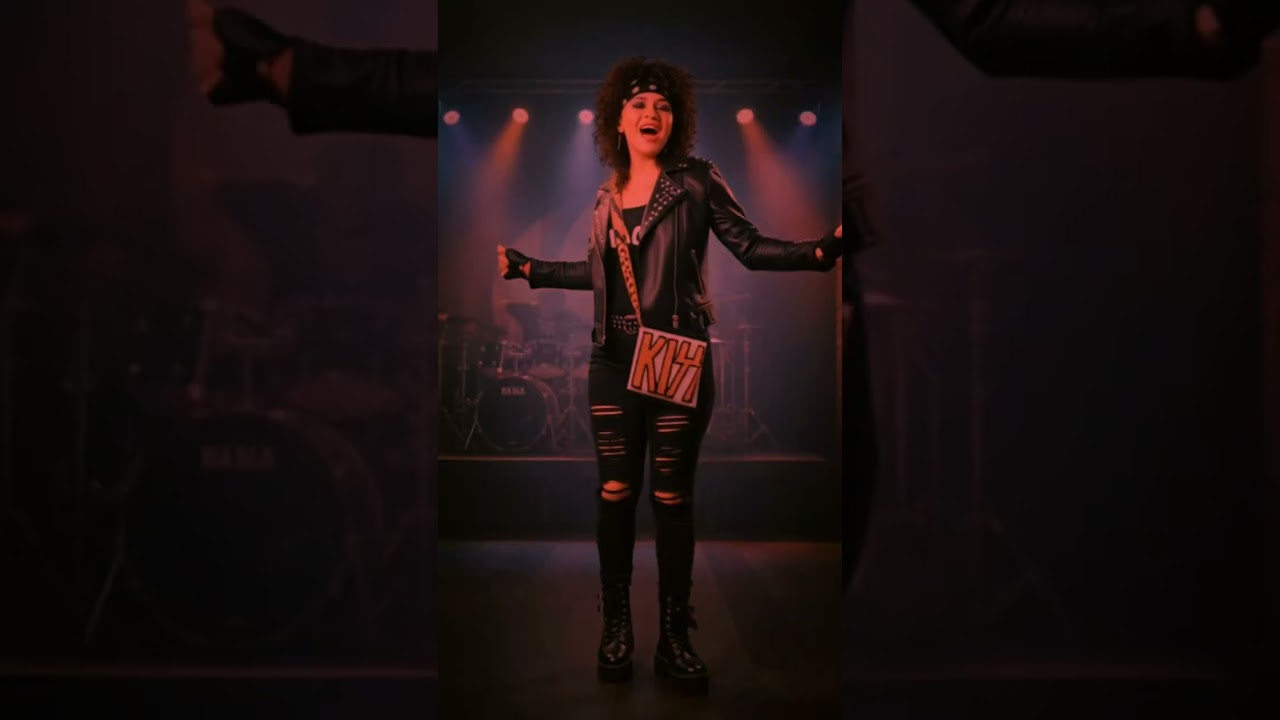 “Wayúu tradition meets rock energy. Not just a bag—it’s attitude. 🎸✨” 