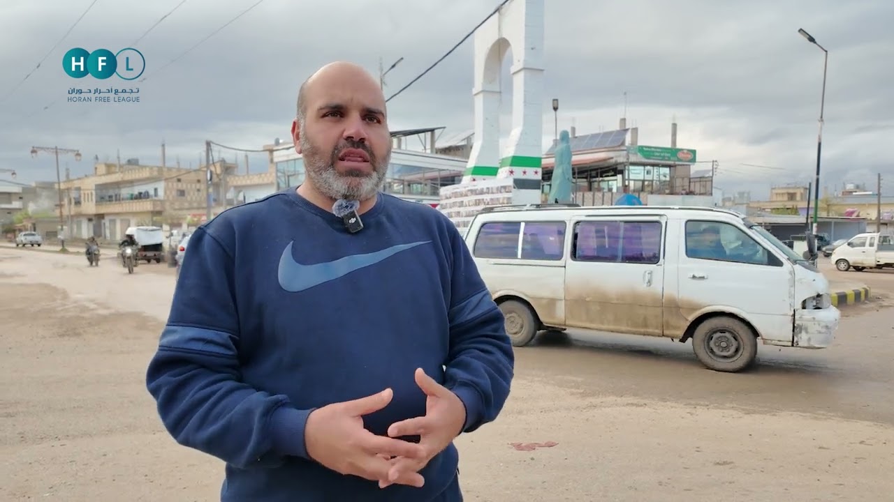 صور الشهداء تزين الدوار الكبير في مدينة داعل