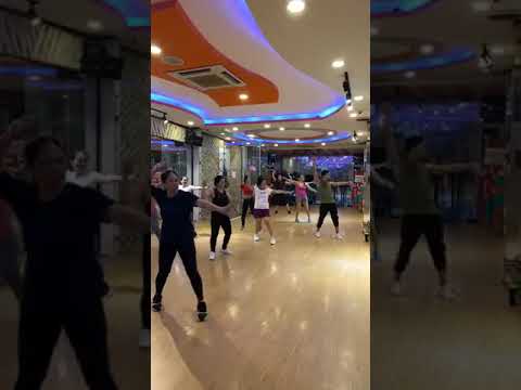 Trải Nghiệm Lớp Học Nhảy Zumba Ở TpHCM Tại Hồng Lạc Fitness Center - youtube