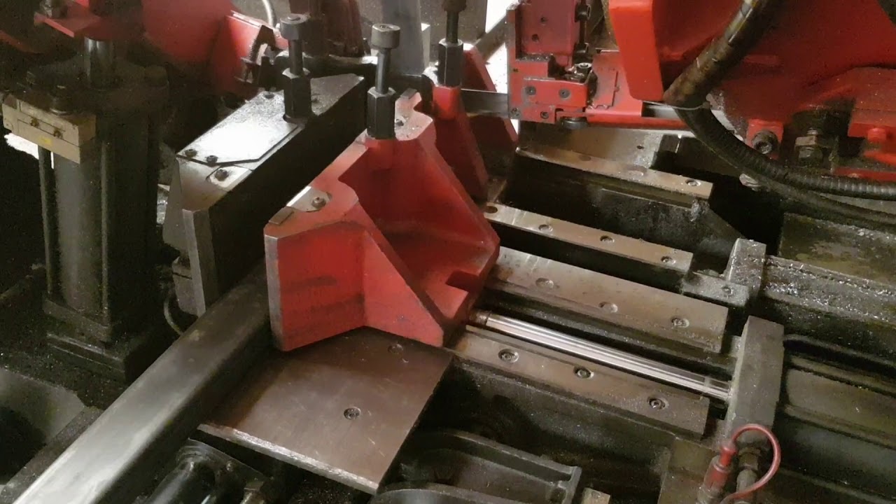 Debitare automata fierastrau Amada HA 250 W