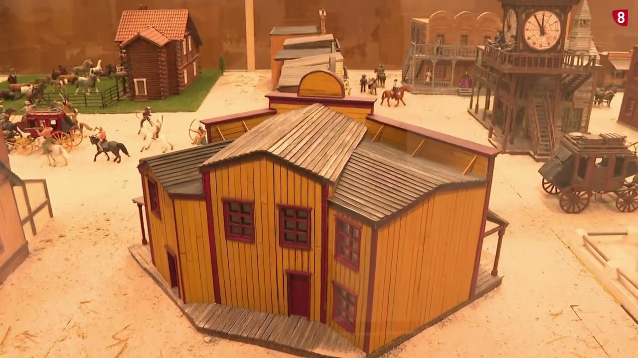 VIAJE AL LEJANO OESTE A TRAVÉS DE LA EXPOSICIÓN DE MAQUETAS DE TEO RUBIO / 8 MAGAZINE SORIA