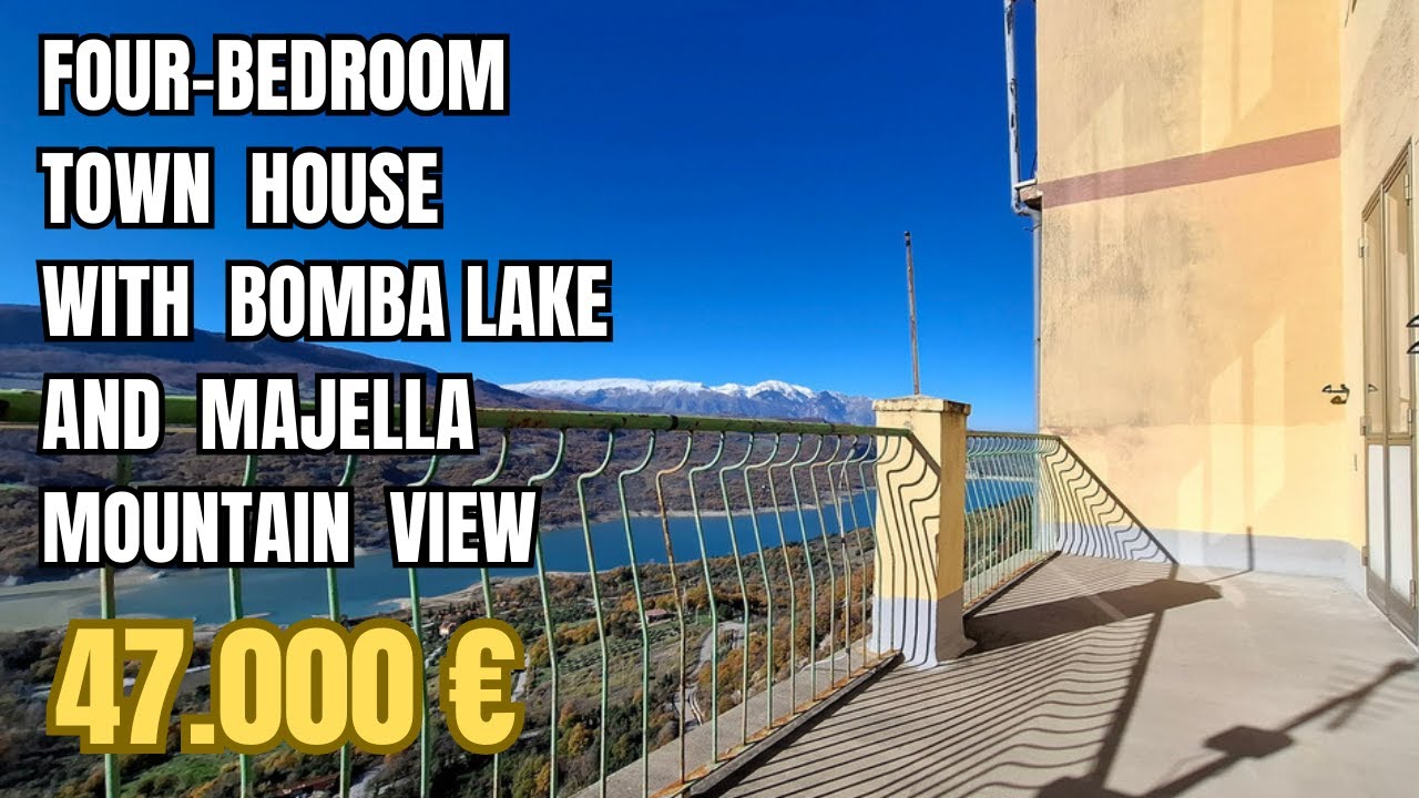 Four-bedroom town house with terrace with panoramic views of the Lake and mountains. Colledimezzo