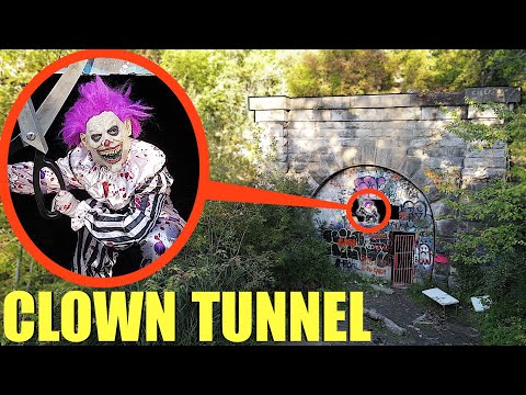 when you see this crazy clown at clown tunnel RUN away Fast! (He will cut you with huge scissors)
