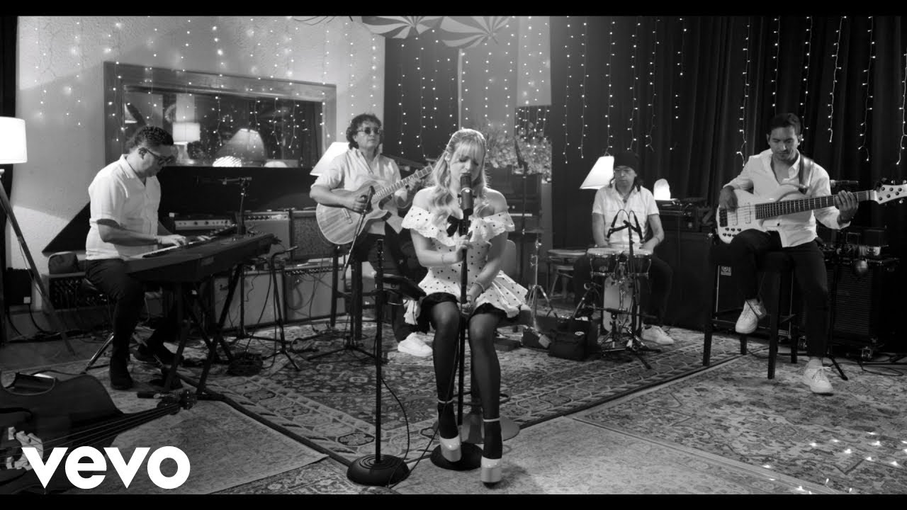 Angel Bleu - Duelo (Acoustic Version) (Official) adlı videoyu YouTube'da izle Angel Bleu - Duelo (Acoustic Version) (Official) adlı videoyu YouTube'da izle