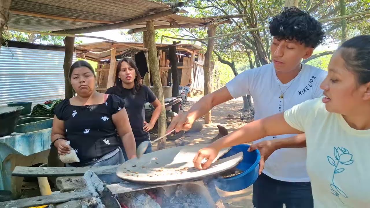 Rosi Enoja Regaña a Ever y Marisol😡Los pone a Cosinar la Pepitas😋