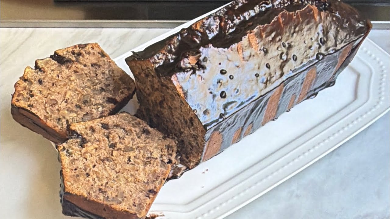 Pastel de chocolate con nuez | Un pan con mucho carácter y lleno de sabores 