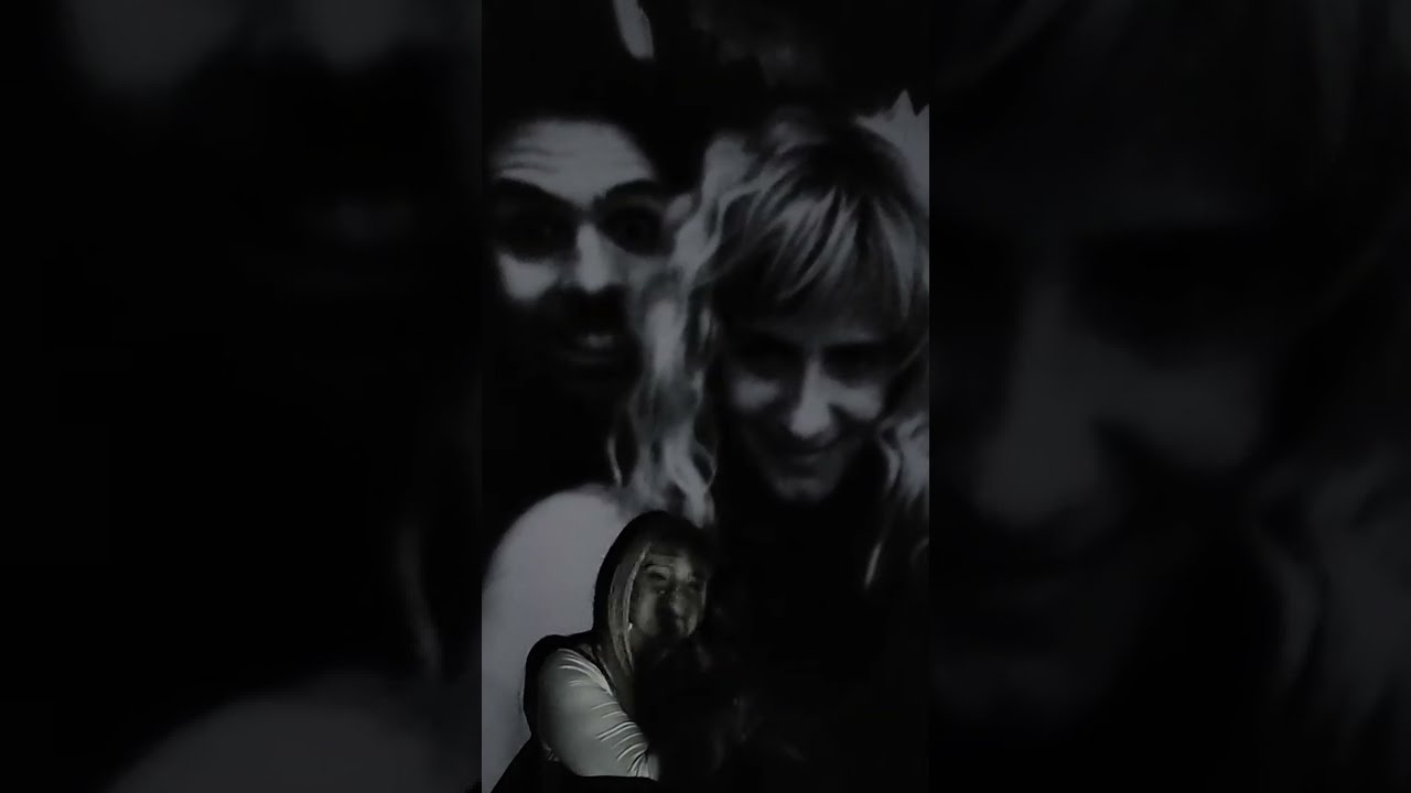 Vuzz - "Glimpse" (Official Music Video) auf YouTube ansehen Vuzz - "Glimpse" (Official Music Video) auf YouTube ansehen