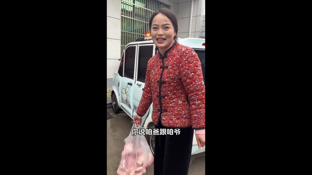 婆家爸爸马上要外出上班了，心里还是放心不下生病在家的爷爷。趁爸爸还在家今天给他做了他最爱吃的红烧肉……  