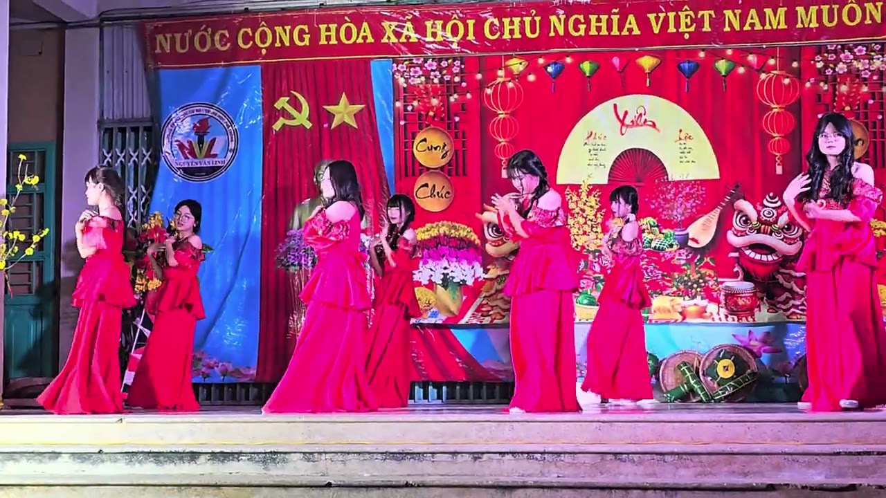 Múa Mashup Gió đánh đò đưa  lớp 9/2