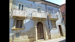 Large ancient house with marble, frescoes and ancient doors with garden for sale in Molise, Italy