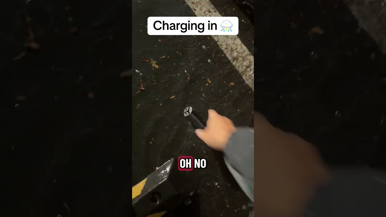 Можно ли заряжать Tesla под дождём? Что, если кабель упадёт в воду? 