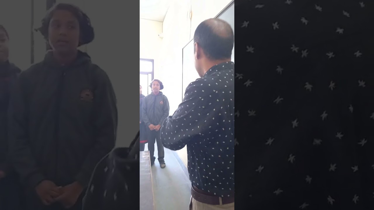 कवि प्रदीप जी की अमर कविता “आओ बच्चों तुम्हें दिखाएँ…— हमारे नन्हे विद्यार्थियों की मधुर आवाज़ में