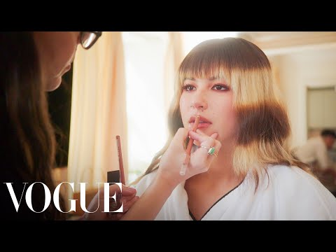Inside Alysa Liu&rsquo;s First Met Gala | Vogue

&ldquo;I&rsquo;m feeling very princess-y!&rdquo; Watch as Olympic gold medalist Alysa Liu gets ready for her very first Met Gala.

#Inside #Alysa #Lius #First #Met