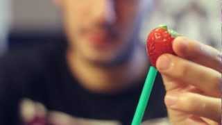 How To Shuck Straw-Berries, Like A Boss | FOODBEAST LABS