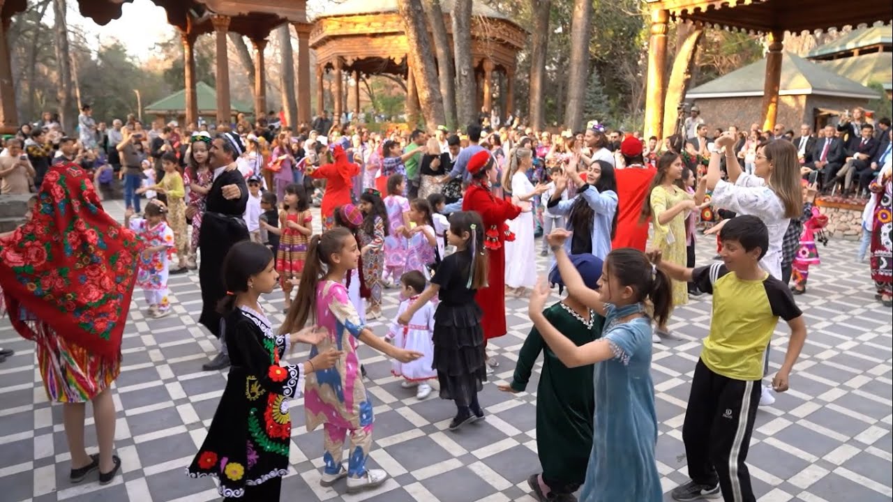 ШУКӮҲИ ФЕСТИВАЛИ БАЙНАЛМИЛАЛИИ 