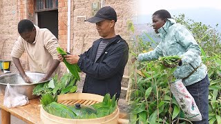 This is a traditional food in this small town. Soft and gooey Green Rice Cake is so good! screenshot 5