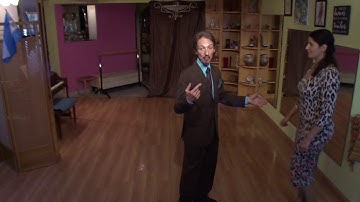 Argentine Tango class on clockwise direction turn: crossing behind