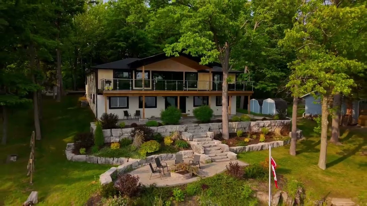 The North Shore - Waterfront Luxury Cottage