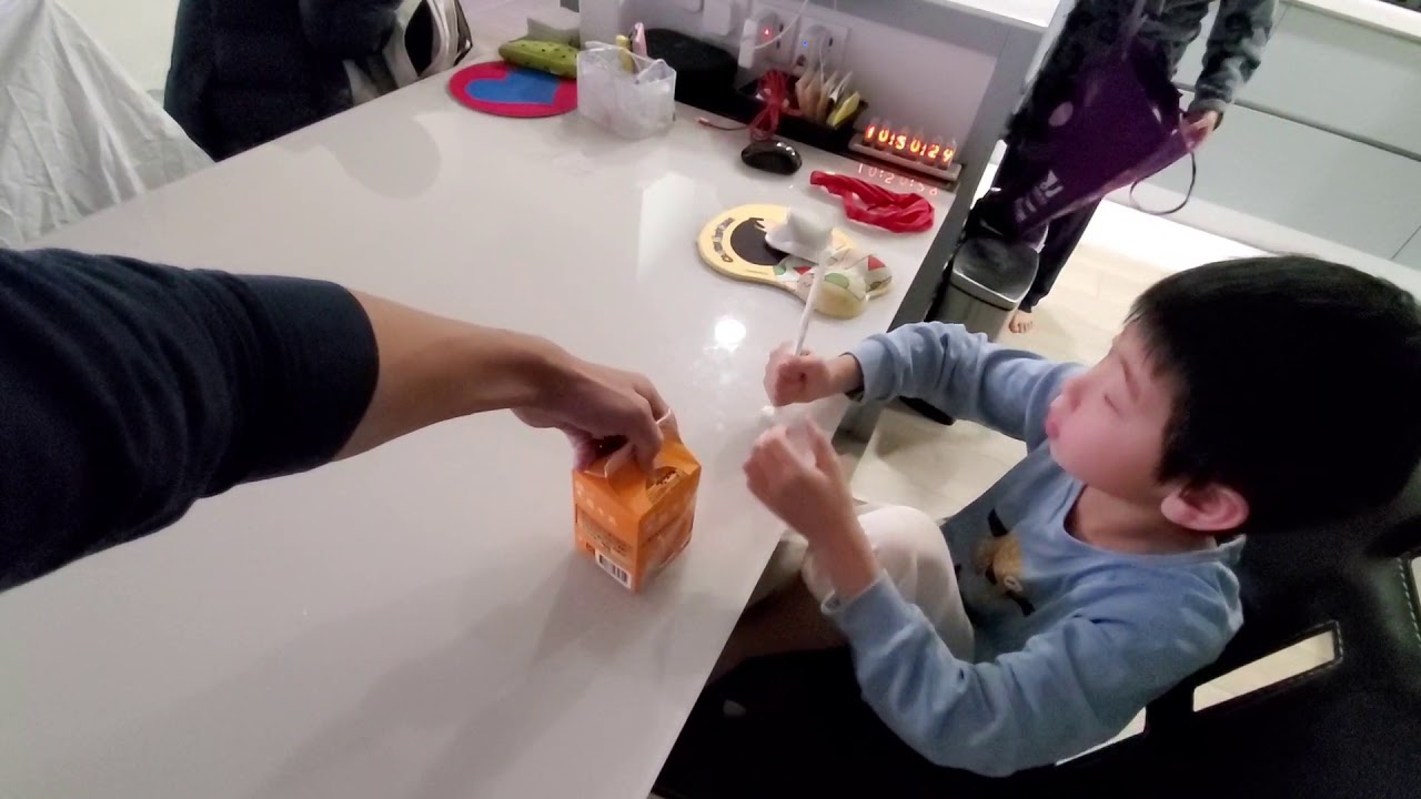 早餐日常 從小喝到大的統一木瓜牛奶｜蒸餃＋黑糖饅頭