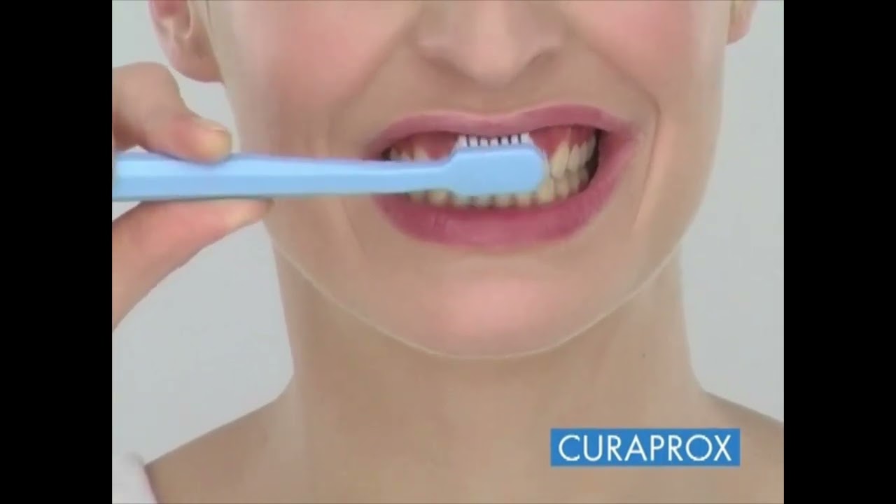 Техника чистки зубной щётки Curaprox