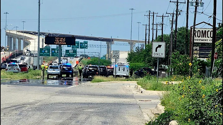 Driver ejected, killed after crash on Loop 410 access road on East Side, SAPD says