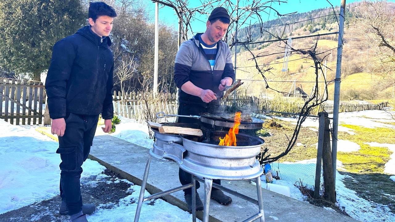Life in the Carpathian Mountains ⛰ DIY barbecue and trout 🔥
