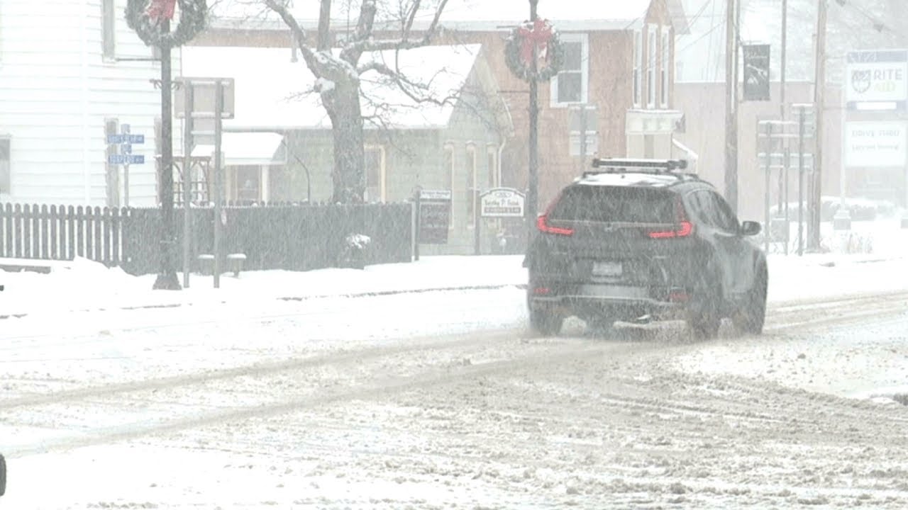 'It’s crazy': Lake effect snow hits Southtowns, Southern Tier on Thanksgiving Day