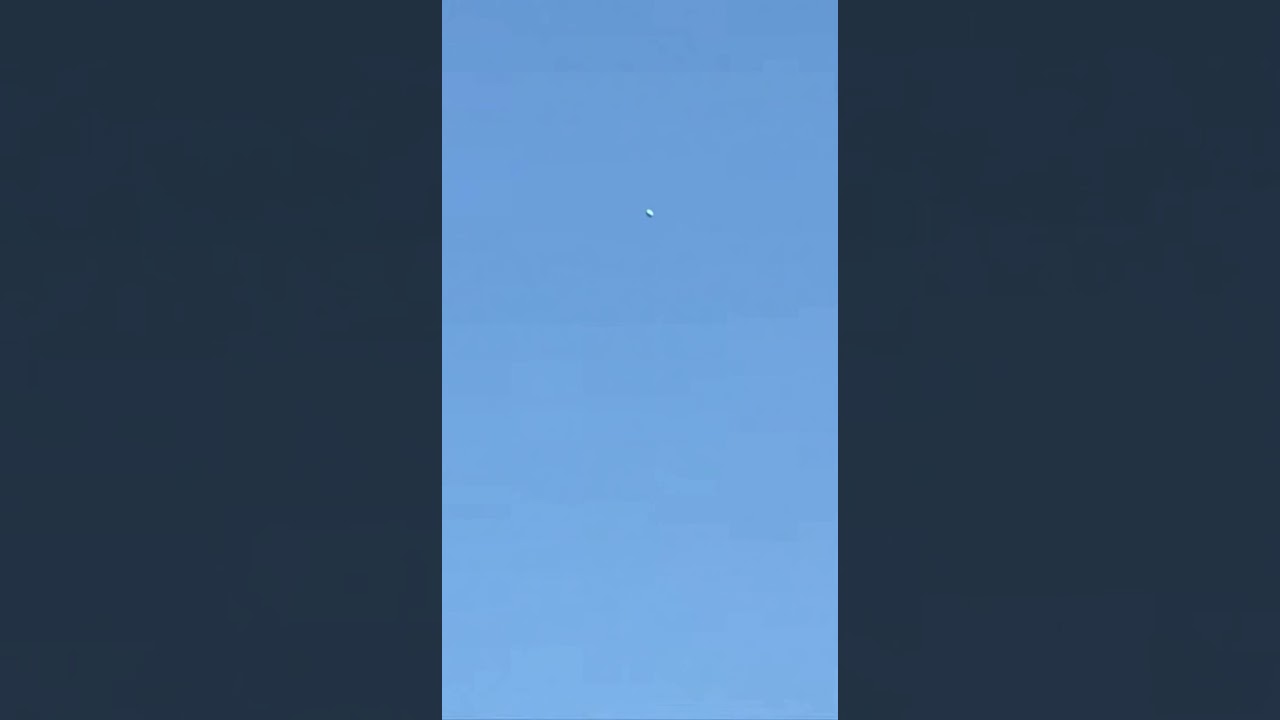 Epic Golf Shot That Made the Crowd Celebrate Hard 