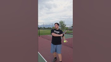 How to serve in Pickleball #howtopickleball #pickleball #pickleballserve #pickleballtips