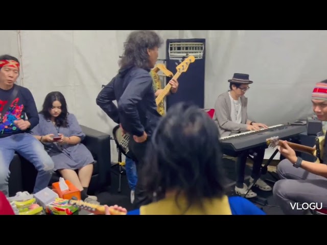 Latihan Bareng ! Slank featuring Pay Bongki ! Reuni Slank f13 class=