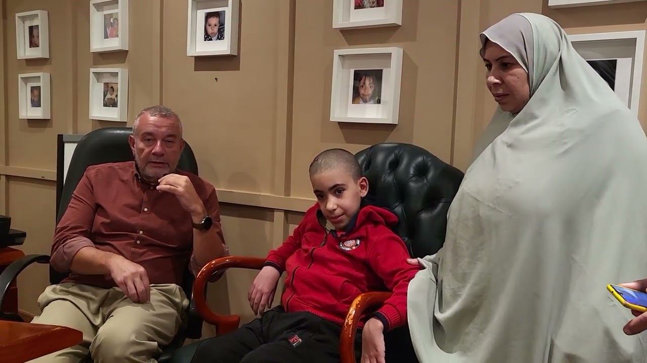 صورة غير معتادة من انسداد صمام المخ : تكون كيس كبير في النخاع الشوكي و ضعف بالاطراف