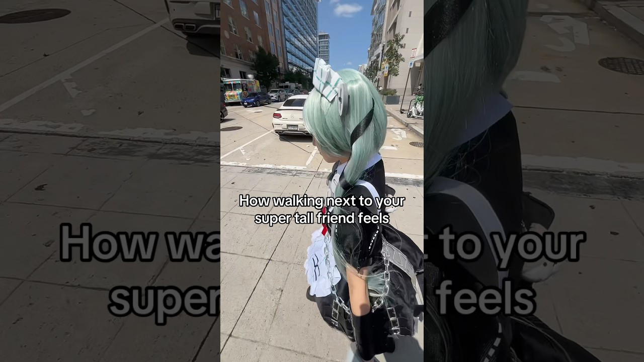 How walking next to your super tall friend feels #cosplay #otakon #zzz #zenlesszonezero