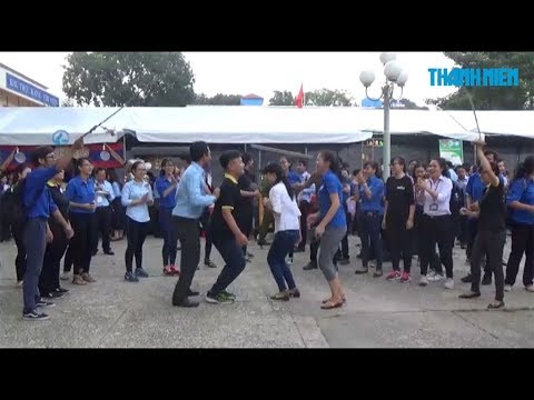 Video Khai mạc chương trình gặp gỡ hữu nghị thanh niên Việt... - YouTube